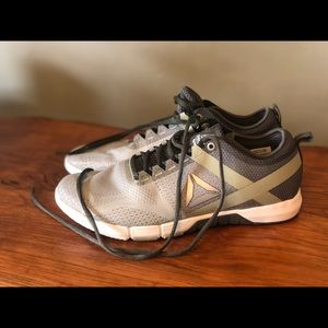 Woman’s CrossFit grace trainers